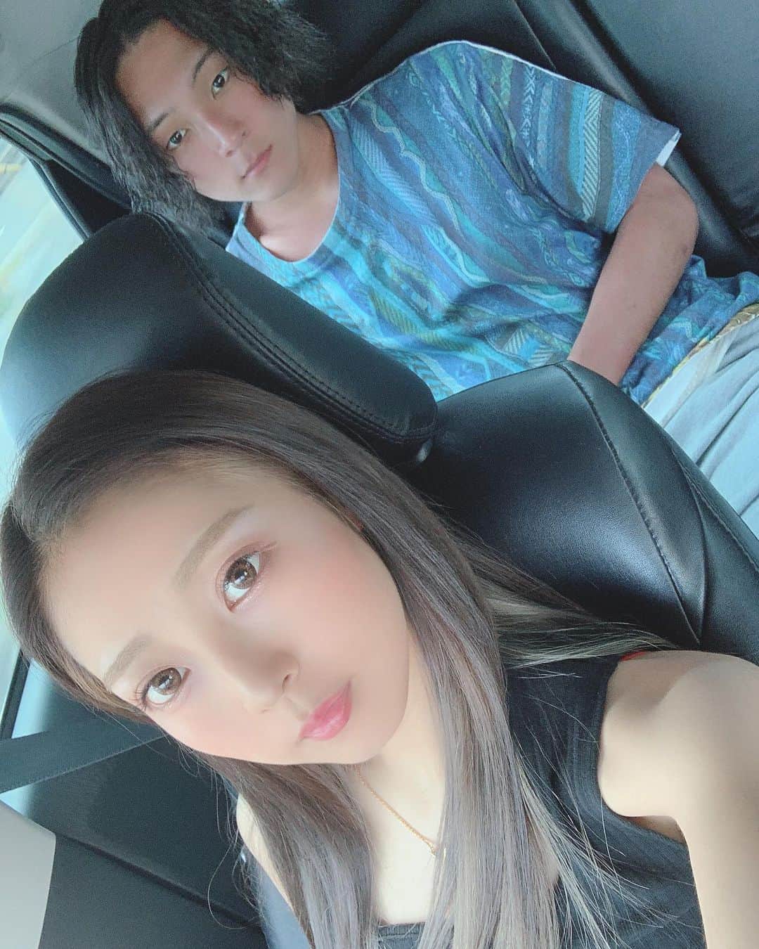 のインスタグラム：「My Brother💓 センター分け姉弟🐥 弟日焼けしたらしくて顔真っ赤w ． ． ． #brother#siblings #弟#溺愛#大好き#love」