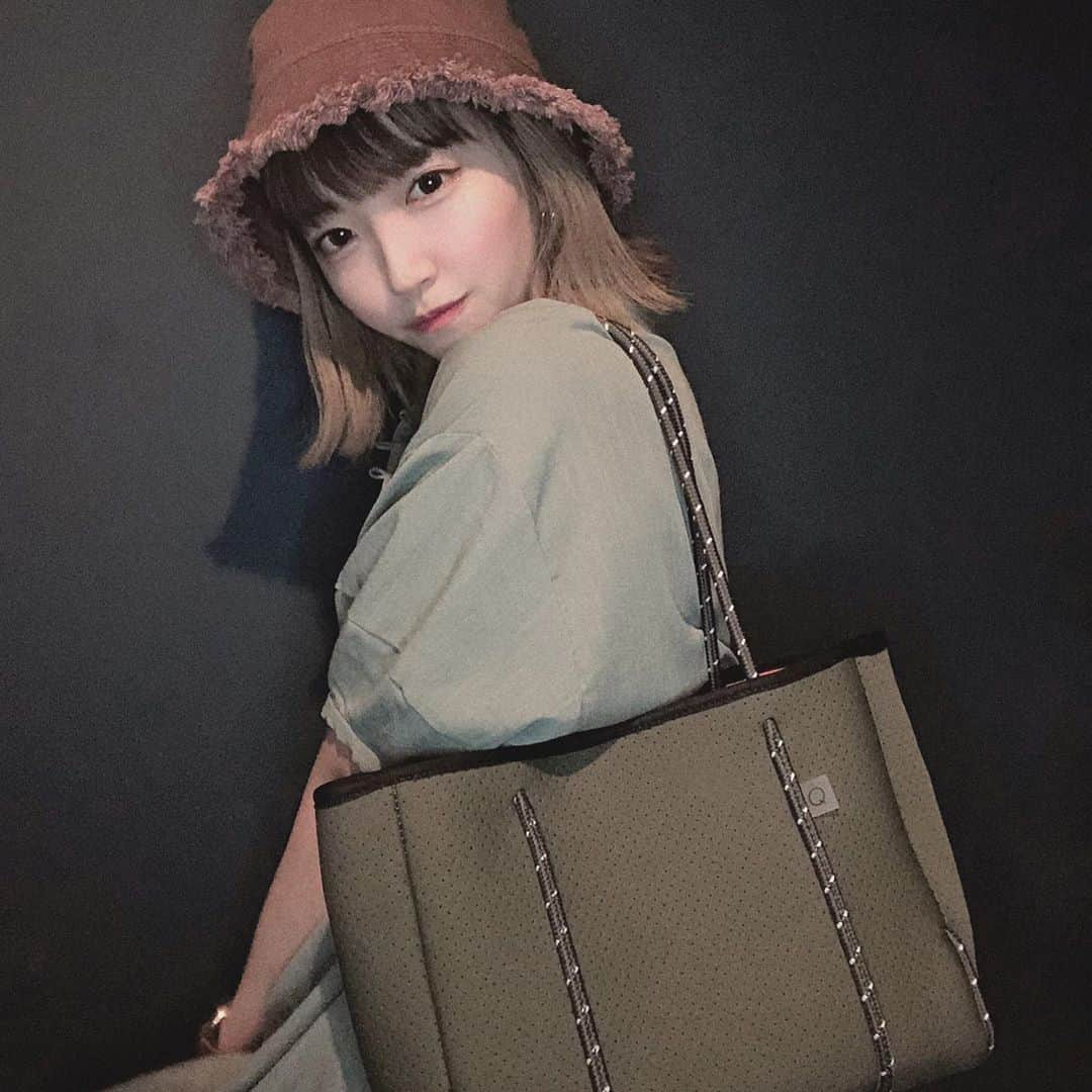 相笠萌さんのインスタグラム写真 - (相笠萌Instagram)「(@qbag_japan ) 最近カーキとか緑系の色が好きなので ミリタリーを選んでみたよ〜〜 軽くて洗えるので重宝してます。 . . qbag s 20%OFF 実施 通常価格¥9,199 →20%OFF ¥7,360 期間:9/10 17:00- 9/15 9:59まで  商品ページからクーポンが取得できます！ . . . #qbag #pr」9月11日 19時19分 - aigasa_moe