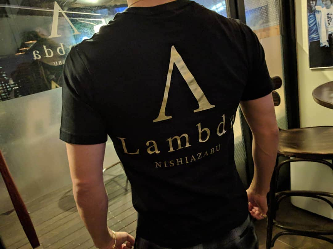 越中睦士さんのインスタグラム写真 - (越中睦士Instagram)「西麻布Lambda Λ スタッフTシャツ出来ました✧👀  こちら購入可能です👍  BLACK　 size　S,M,L  WHITE　 size　S,M,L  各3500円  お申し込みの方は こちらのメール迄↓  lambda.0313@gmail.com  お電話でのお問い合わせは TEL03-6805-0141  ※別途送料、振込手数料はお客様負担になります。」9月11日 19時11分 - makotokoshinaka