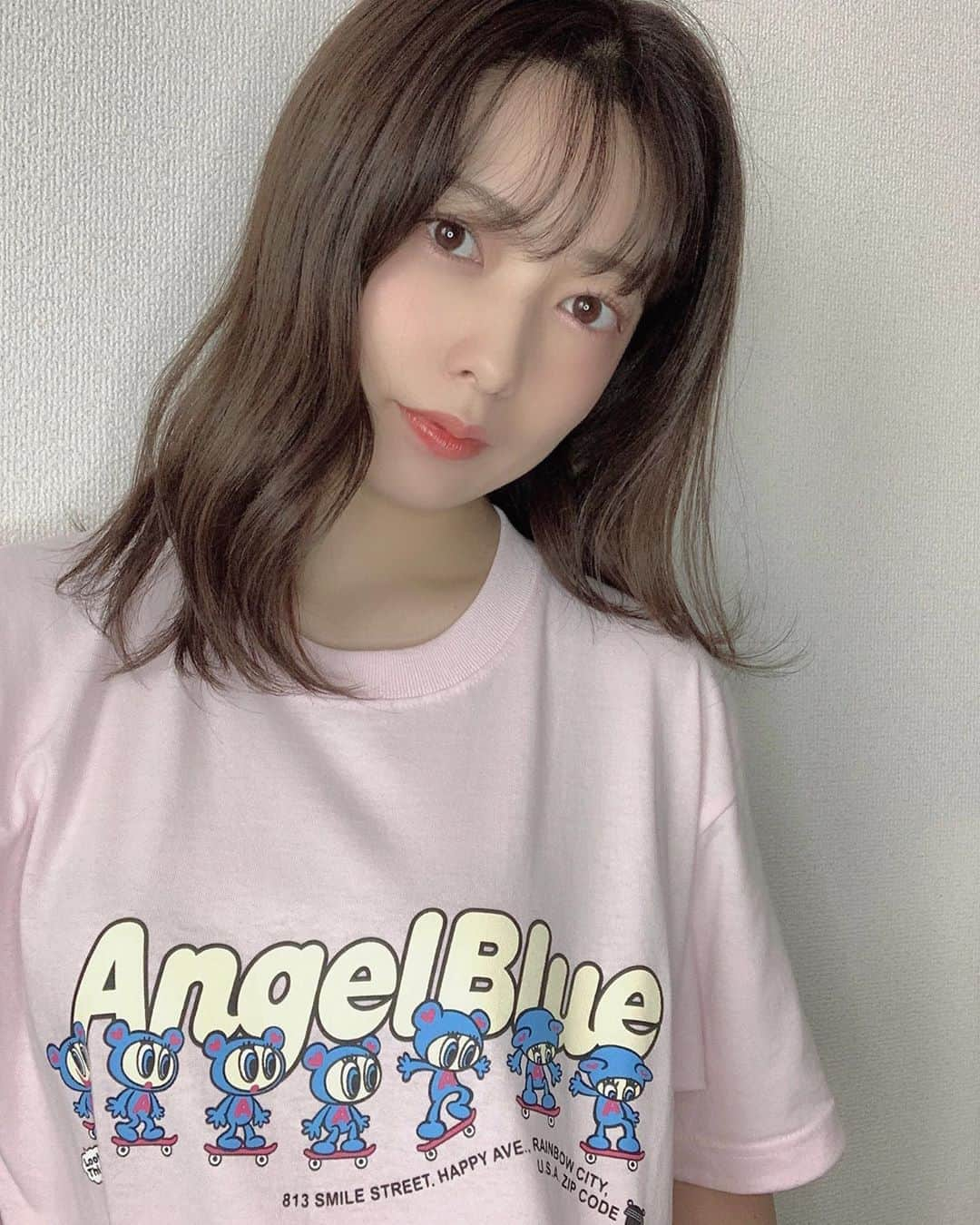 斉藤優里さんのインスタグラム写真 - (斉藤優里Instagram)「小学生の時に #angelblue のお洋服﻿ ばっかり着ていて復刻があると聞いて﻿ すぐ買っちゃいました〜🪐💙﻿ ﻿ 懐かしい気持ちでとっても可愛くて﻿ デザイン違いでもう1枚購入しているので﻿ 着るのが楽しみです！！！﻿ ﻿ 小学生の時になにからなにまで﻿ 身のまわりの持ち物全て﻿ エンジェルブルーにしてたな👼🏻﻿ ﻿ 大人になっても小学生の時に大好きだった﻿ ブランドのお洋服が着れるって素敵💘﻿ ﻿ ﻿ ﻿ #斉藤優里 #ゆったん﻿ #たんたんたんゆったんたん( •ㅈ• )﻿ #エンジェルブルー #中村くん ﻿」9月11日 19時14分 - yuuri_3ito