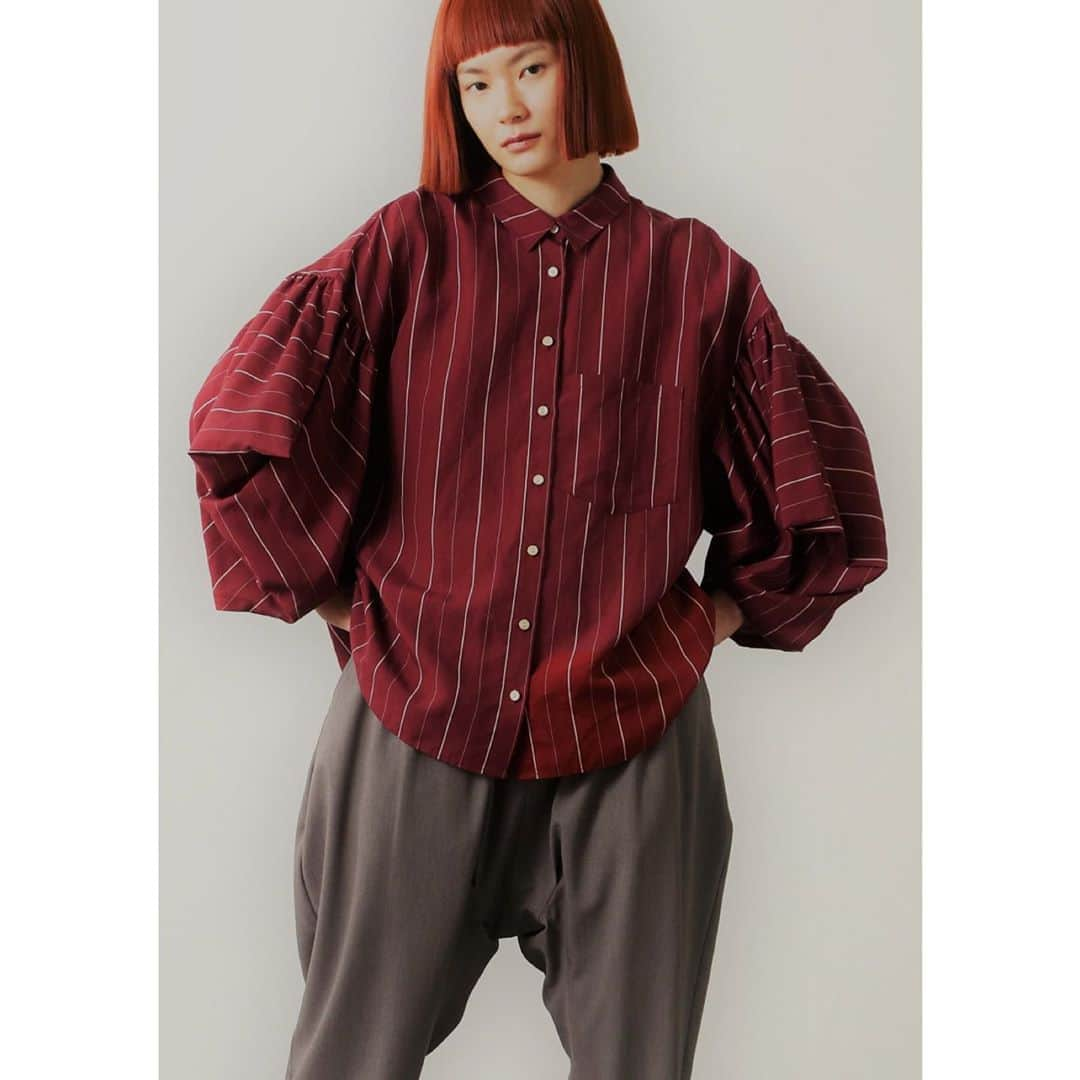 FRAPBOISofficialさんのインスタグラム写真 - (FRAPBOISofficialInstagram)「New Arrivals  Blouse 15,400yen+tax  Pants 16,300+tax  In Stores Now  #frapbois #フラボア #2020 #2021 #autumn #winter #pressedflower #プレスドフラワー #押し花 #20 #20years #20周年 #fashion #ファッション #blouse #ブラウス #designblouse #デザインブラウス #bolumesleeve #ボリュームスリーブ #pants #パンツ #designpants #デザインパンツ #relax #リラックス #relaxwear #リラックスウェア #tokyo #japan」9月11日 19時27分 - frapbois_official