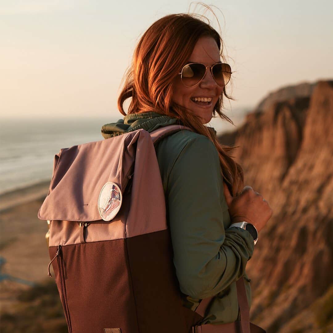 のインスタグラム：「Meet Nicole Brown, one of three ambassadors who we have partnered with for the new UP Series! Nicole is a Leave No Trace Master Educator, which is why she’s a great representative of the recycled UP series. She is also the founder of Women Who Hike (@womenwhohike), a worldwide organization that empowers women on and off the trail. Women Who Hike is a Leave No Trace community partner, and is a great resource for learning how to recreate responsibly outside, finding local group hikes and increasing involvement in environmental efforts. - Please tag #deuter to be featured. 🏔❤️ - #deuter #deuterforwomen #deuterbackpack #motivation #bouldering #backpack #outdoor #sports #outdoorsports #deuterusa #brandambassadors」