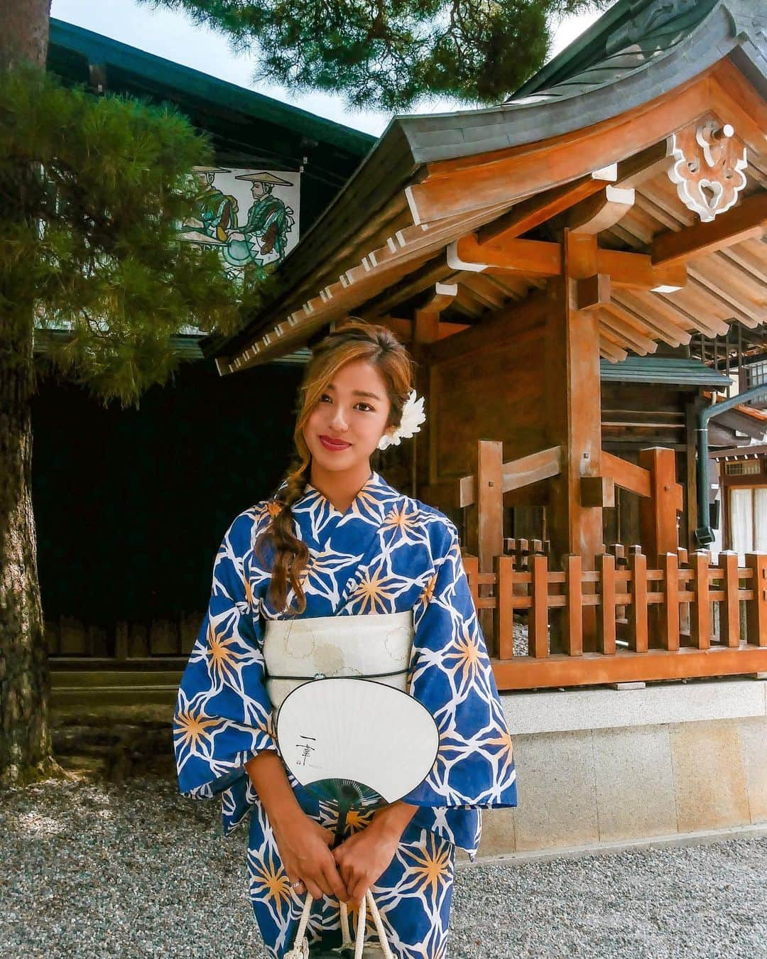 羽石杏奈さんのインスタグラム写真 - (羽石杏奈Instagram)「I would love to explore more inside of my country, beautiful Japan🇯🇵🤎 . 去年の夏に、岐阜で浴衣を着て街散策したときの📸 情緒たっぷりで、女子同士わいわい楽しかったな〜♡ 次の旅は、国内女子旅を計画中👯‍♀ . オンライン旅行の予約サイトagoda、お得に旅をするのにおすすめ！たくさんのホテルの中から選べるし、昔から愛用してるの🥰👌 agodaの調査で次に訪れたい国内旅行、1位は北海道なんだって！みんなは旅ができるようになったらどこにいきたい〜？🤍 .  #Agoda #GoLocal #女子旅 #pr #japan #yukata」9月11日 19時53分 - hawaiianna913