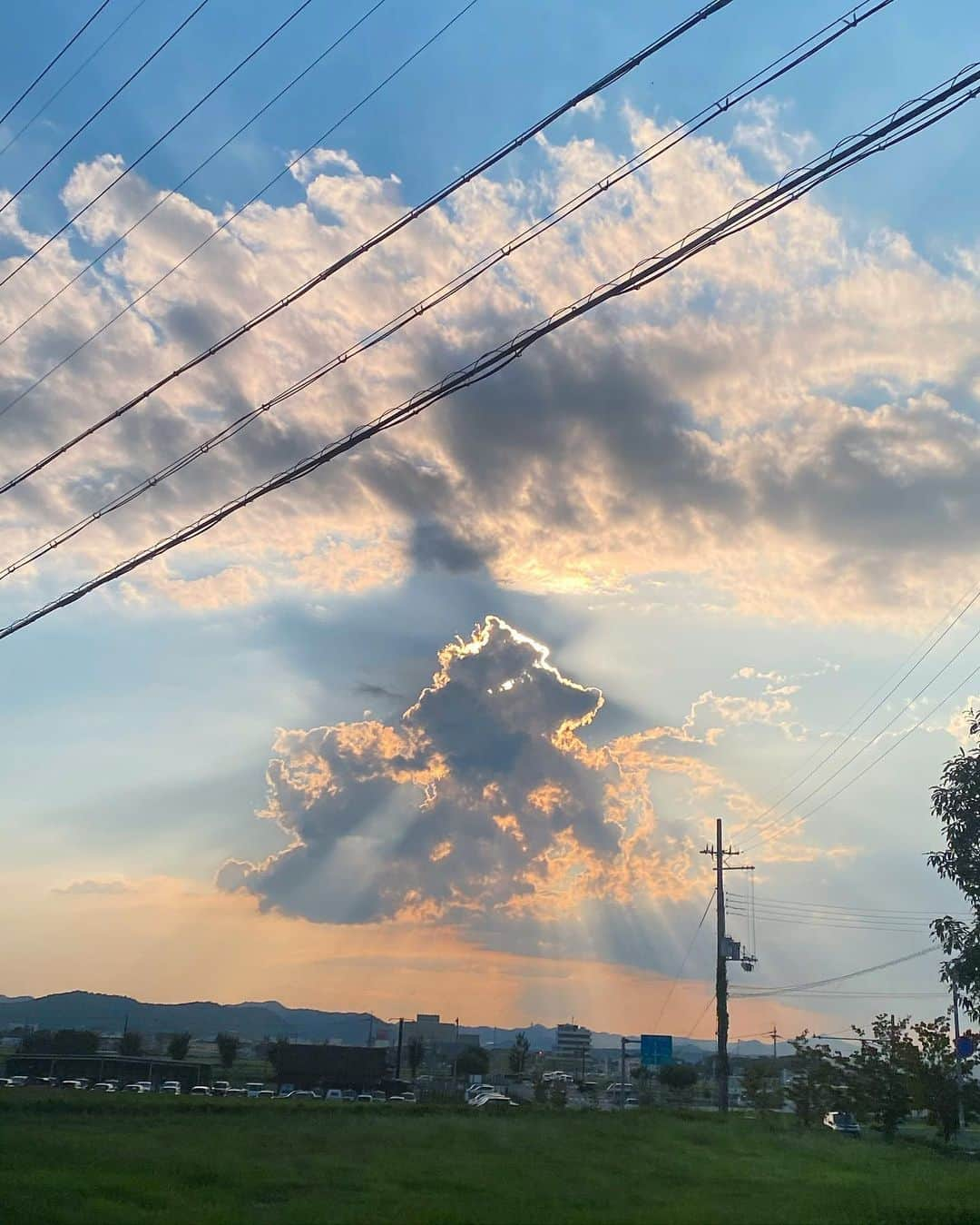 野嶋紗己子さんのインスタグラム写真 - (野嶋紗己子Instagram)「この日のロケの帰り道にパシャリ！🌤🌸  親知らず抜いて明日で一週間！ 優しいメッセージ(心配してくださった方も)ありがとうございました😊　まだ腫れは続いてますが元気です^^ #兵庫県小野市 #オリンポス感  #現状報告でした」9月11日 20時08分 - nojima_sakiko