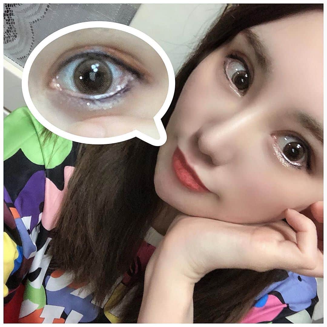 のインスタグラム：「ようやく一個前のお返事できました遅れててごめんね(๑•́₋•̩̥̀๑)🌀！！ みなさんいつも優しくてほんと嬉しいです😢💚  9/16発売の指原莉乃さんプロデュースカラコン#TOPARDS (@pia_contact ) から色素薄めの新色が出るそうなので、つけてみました🦄💕💕 こちらでつけてるのは#パールキャッツアイ　です🐱 (私の元の黒目が黒すぎて発色がわかりにくいかもしれないんだけど😭) 透明感あるキラキラの目になれます♡ つけ心地もよくて疲れないのも嬉しい💓  新色4種 ■ Pearl Cats Eye （ パールキャッツアイ ）  ■ Grege Quartz （ グレージュクォーツ ） ■ Amethyst （アメジスト）モアコンタクト限定カラー  ■ Citrine （シトリン）　クイーンアイズ限定カラー   パッケージもすごーくかわいいので2枚目3枚目でチェックしてください👌♥️  #TOPARDS #トパーズ #カラコン #指原カラコン#topards_pr #指原莉乃カラコン #指原莉乃 さん」