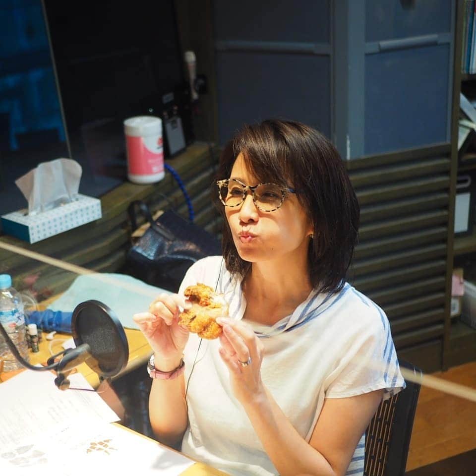 のインスタグラム：「#ケンタッキー を食べて健康になろう！？  #生活は踊る #小倉弘子 #ケンタッキー健康法」
