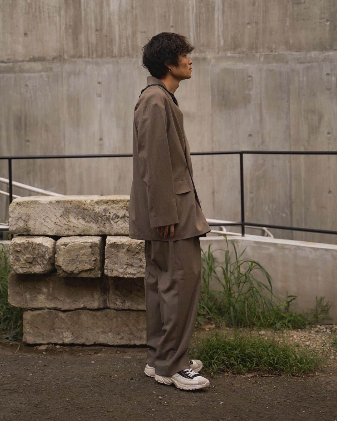 Ryoさんのインスタグラム写真 - (RyoInstagram)「ㅤㅤㅤㅤㅤㅤㅤㅤㅤㅤㅤㅤㅤ セットアップって楽ですね〜 今年はこれぐらいルーズなのと、 細身の2つは持っておきたい💪 そして気付いたら顔真っ黒🙄 ㅤㅤㅤㅤㅤㅤㅤㅤㅤㅤㅤㅤㅤ #mfpen #ion #jilsander」9月11日 20時28分 - ryo__takashima