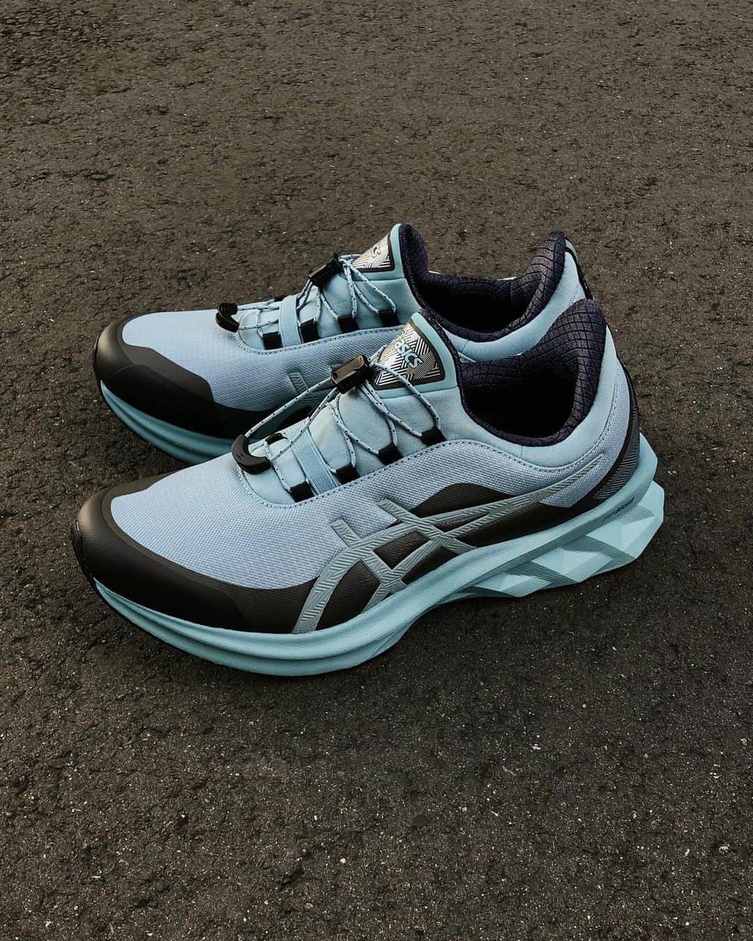 のインスタグラム：「＜ASICS＞ "NOVABLAST”  9.12 RELEASE #asics #harajuku_beams  #beams #newarrival#japan#tokyo#harajuku#fashion#mensfashion#日本#東京#原宿#ファッション#メンズファッション#ビームス」