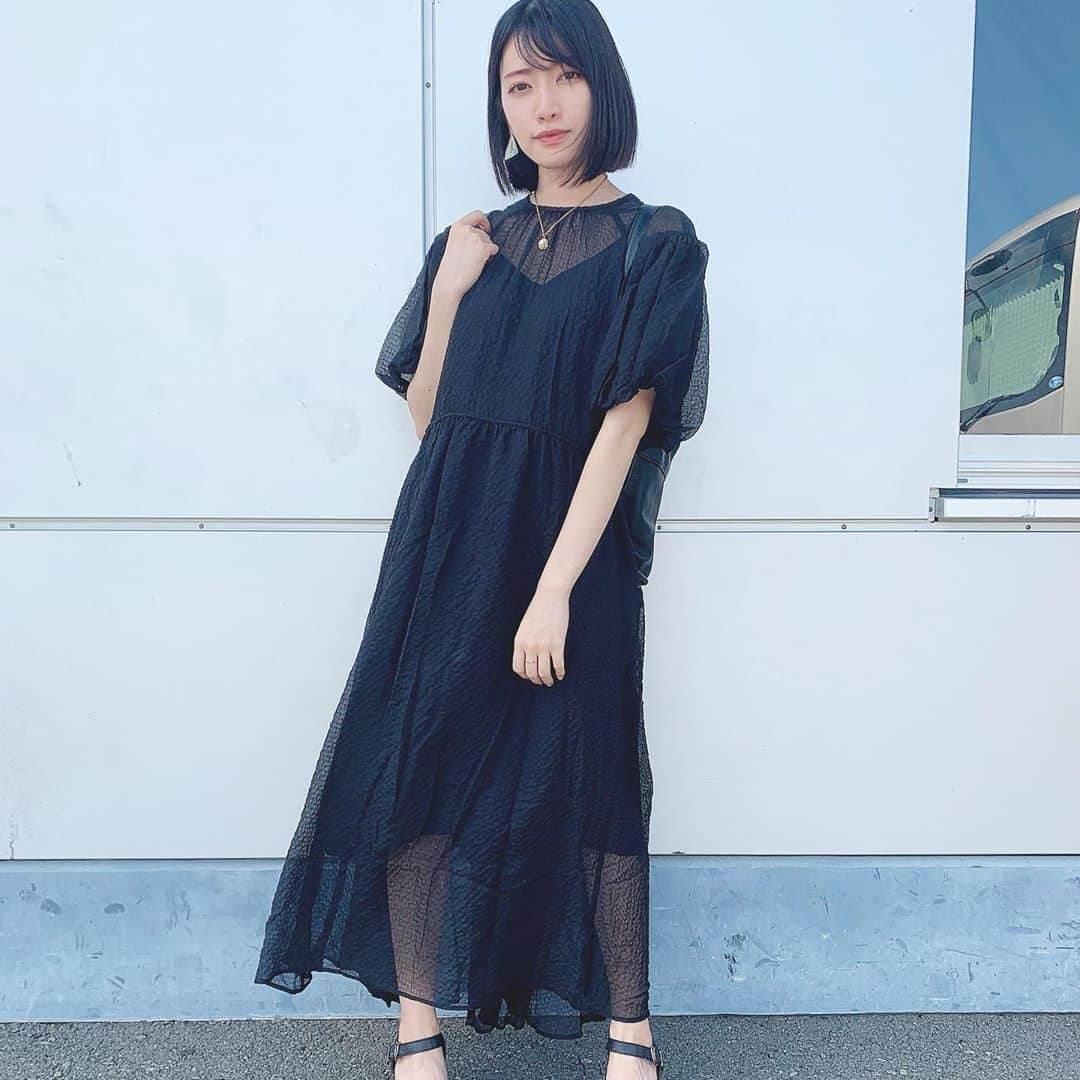 小林亜実さんのインスタグラム写真 - (小林亜実Instagram)「. 舞台の稽古をしている日々です。 夕方には涼しい風が吹いて気持ちいいですね🎐 明後日は撮影会もありますっ ちょっと緊張〜！ . . #onepiece #hm #black #skirt #japanesegirl #👗 #连衣裙 #裙子 #원피스 #사복 #촬영회」9月11日 20時33分 - koami112