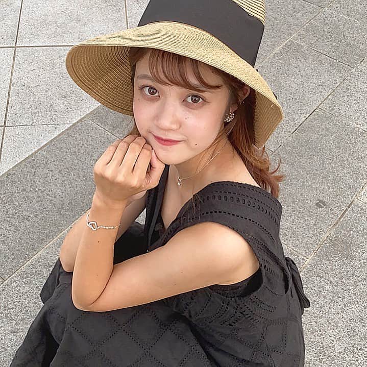 のインスタグラム：「揺れたマリーゴールドに似てる❔🥺」