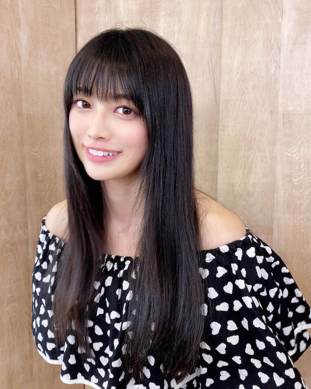 藤田いろはのインスタグラム：「前髪切ってもらいました✂️﻿ 沼口さん　@takahiro_numa いつもありがとうございます💓﻿ 大汗かいて行ったらタオル貸してくれて優しい世界だった🥺﻿ ﻿ ﻿ ﻿ ﻿ ﻿ ‪#藤田いろは#グラビア#gravure #japanesegirl #レースクイーン#tokyo  #l4l #aziangirl  #ビジョビ #模特 #뷰티스타그램 #셀카  #cosplay #黒髪ロング#팔로우#소통해요#셀스타그램#モデル #model #그라비아 #모델 #日本的 #性感內衣 #性感 #内衣 #sexy  #性感美女 #性感尤物 #渋谷美容院 #hairstyle﻿ ﻿ ﻿」