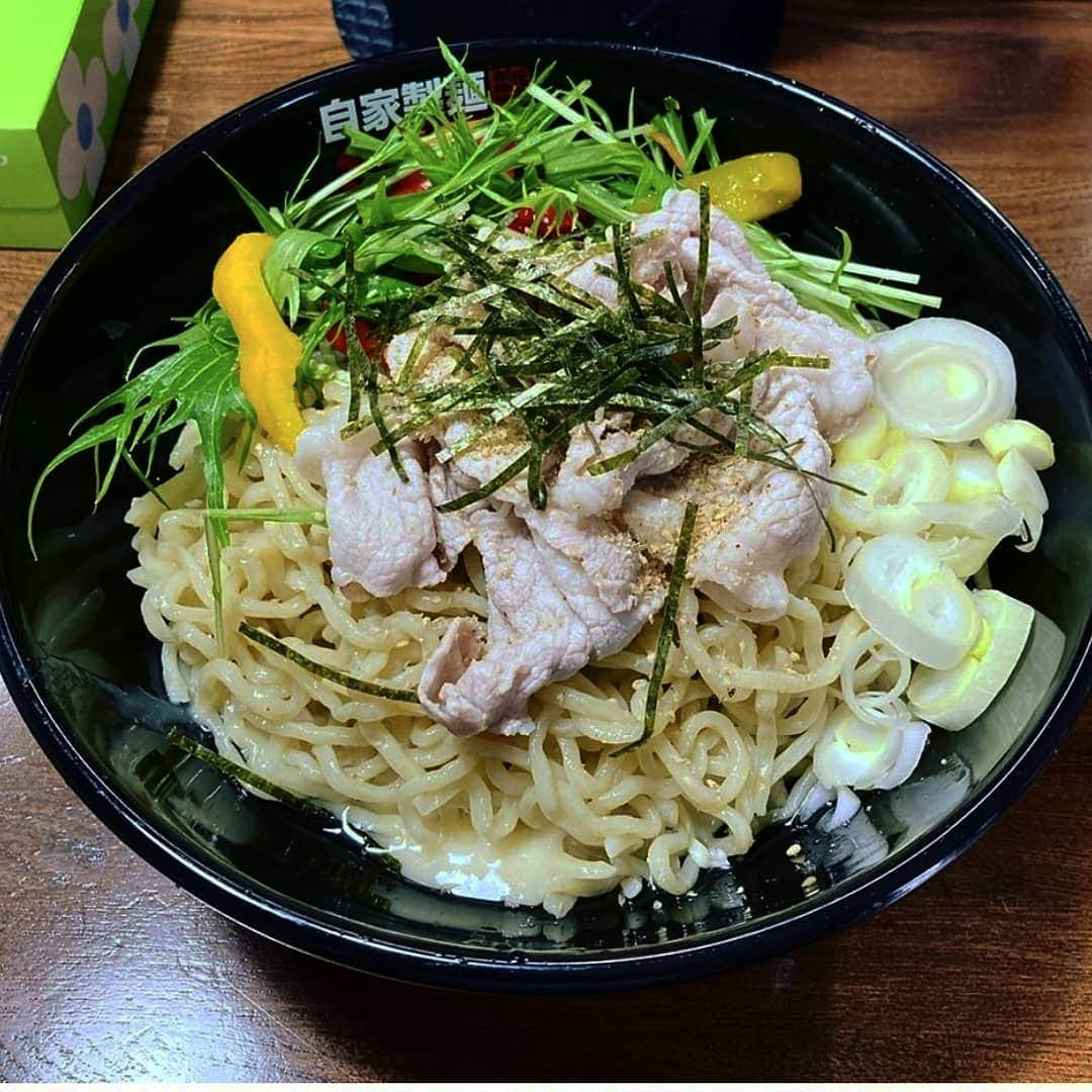 ホルスタイン・モリ夫さんのインスタグラム写真 - (ホルスタイン・モリ夫Instagram)「また行っちゃった♪ @aburasoba_sakuraiseimenjo  これが食べたくて‼️ #桜井製麺所 #冷やし塩油そば #塩好き #旨かったー #9/13 #一周年おめでとうございます！ #イベントあるよ♪ #札幌ラーメン #麺もちもち」9月11日 20時41分 - morry_aroi