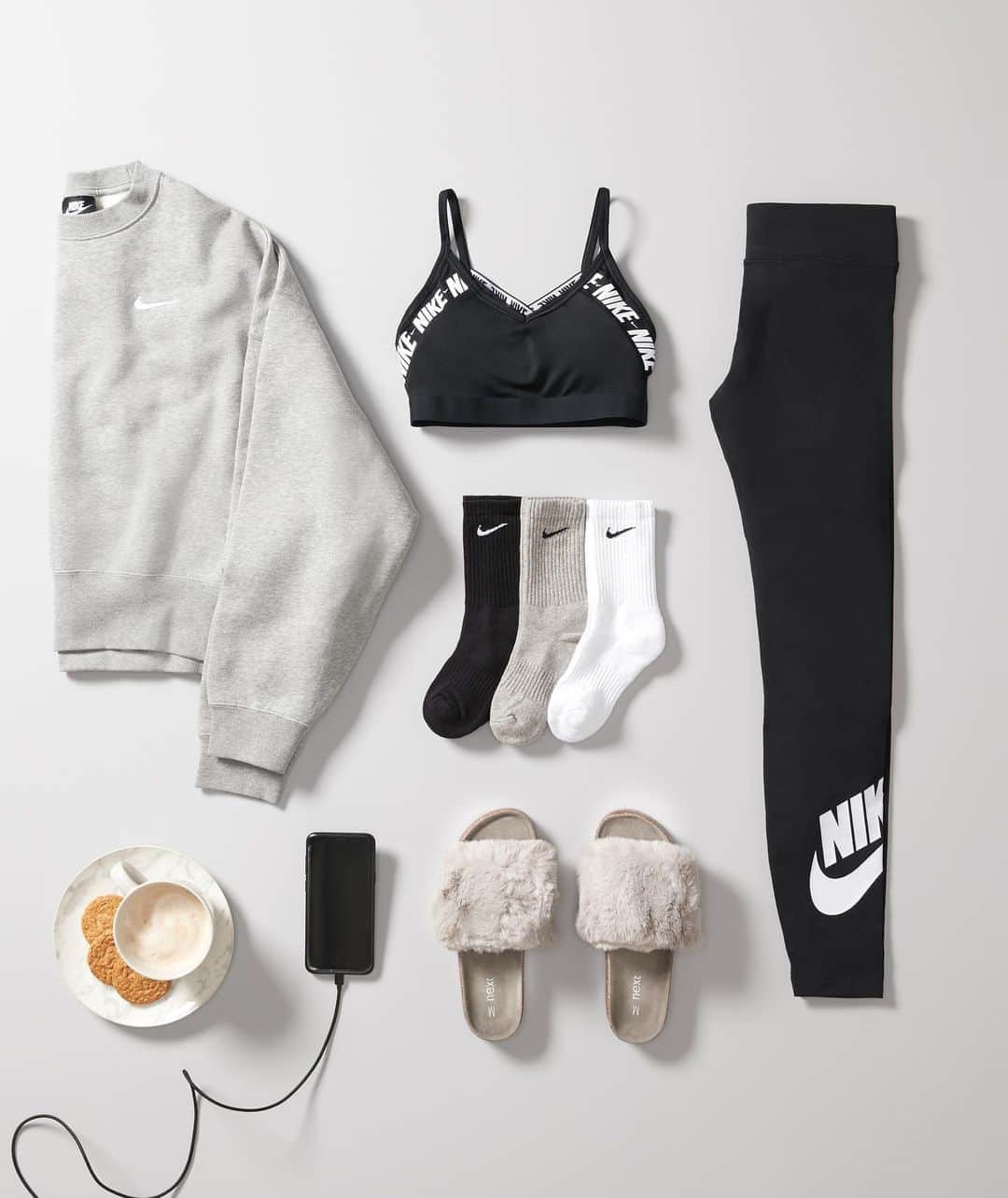 のインスタグラム：「Give your off-duty look a new lease of life 👆Tap the image to shop 🔎 Slippers: 589185 @nike Socks: 334821 Sports Bra: 443009 Leggings: 425628 Fleece: 267815 #BrandsAtNext #nike #luxelounge」