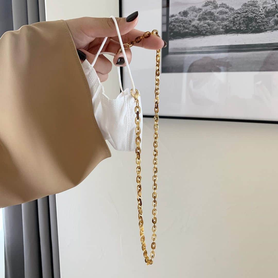 saanaaeのインスタグラム：「mask chain🕯🤎 あきいろ。  #NUEbyas #withコロナ #マスク #マスクチェーン」
