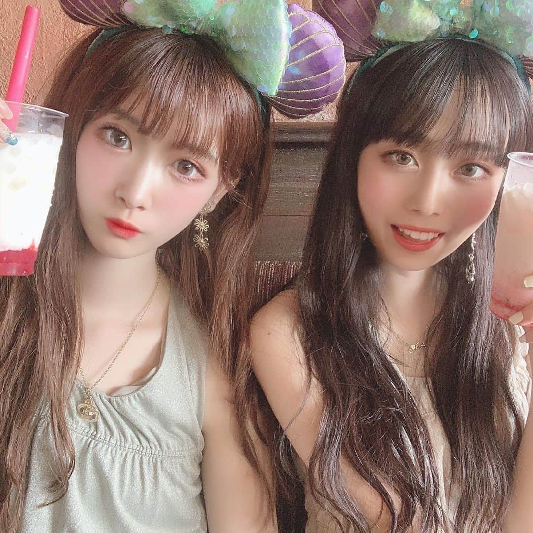 のインスタグラム：「・ ・ ゆうかちゃんとディズニー楽しかった🎠 話が合うし沢山語れてはぴはぴ✨ また東京来た時遊ぼう🥰！ ・ #ディズニーシー #双子コーデ」