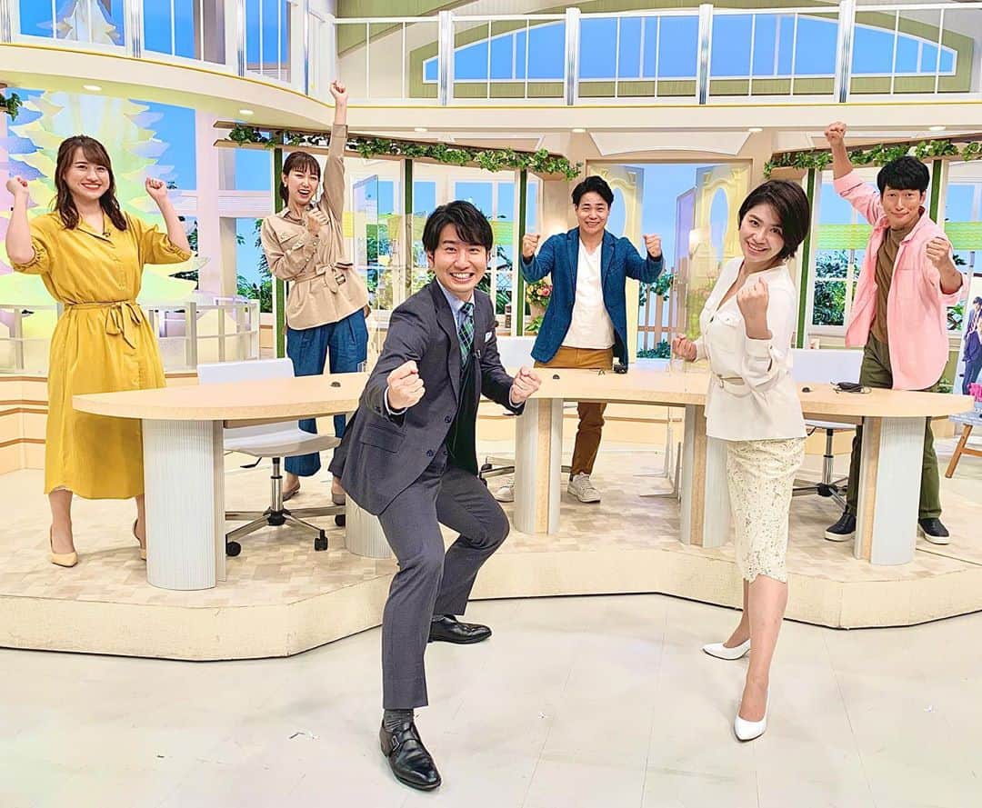 福田太郎のインスタグラム：「Mー１グランプリへの道🔥 ラストの追い込み、本番での緊張感…！ 一瞬にしてフラッシュバックしました😂 支えて下さる方、応援してくれる皆さんのおかげ様です。 密着企画をご覧頂き、ありがとうございました！ ⠀ HTB公式YouTubeで、ノーカット漫才(!)を含めた 【完全版】が今夜公開されたのでURL貼っときます🤣 さあ２回戦は東京です！大福の漫才は終わらない！ ⠀ #M1 #漫才 #お笑い #大福 #大野恵 #福田太郎 ここまできたからには、行けるところまで😆 #M1グランプリ #北海道 #札幌 #HTB #イチモニ！ #ファイターズ #吉田輝星 投手 今季初登板の情報も⚾︎」