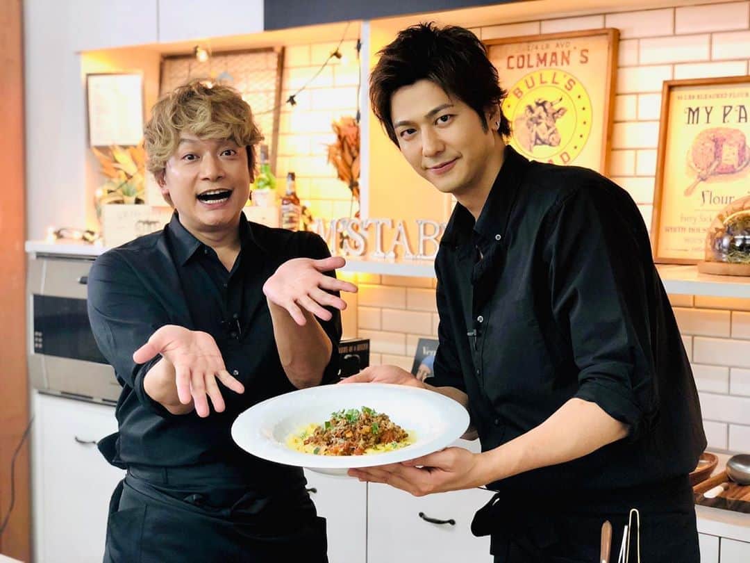 のインスタグラム：「香取慎吾さん速水もこみち M’sTABLEコラボ第2段！！ ぜひお楽しみください！ #香取慎吾#しんごちん #youtube#mstable #cookinglover#kitchenlover#passion #foodpassion#foodlover#foodlove #cooking#recipe#dessert#sweets #レシピ#レパートリー#美味い#簡単レシピ #良い1日を #mocomichihayami#hayami #速水流#速水もこみち」