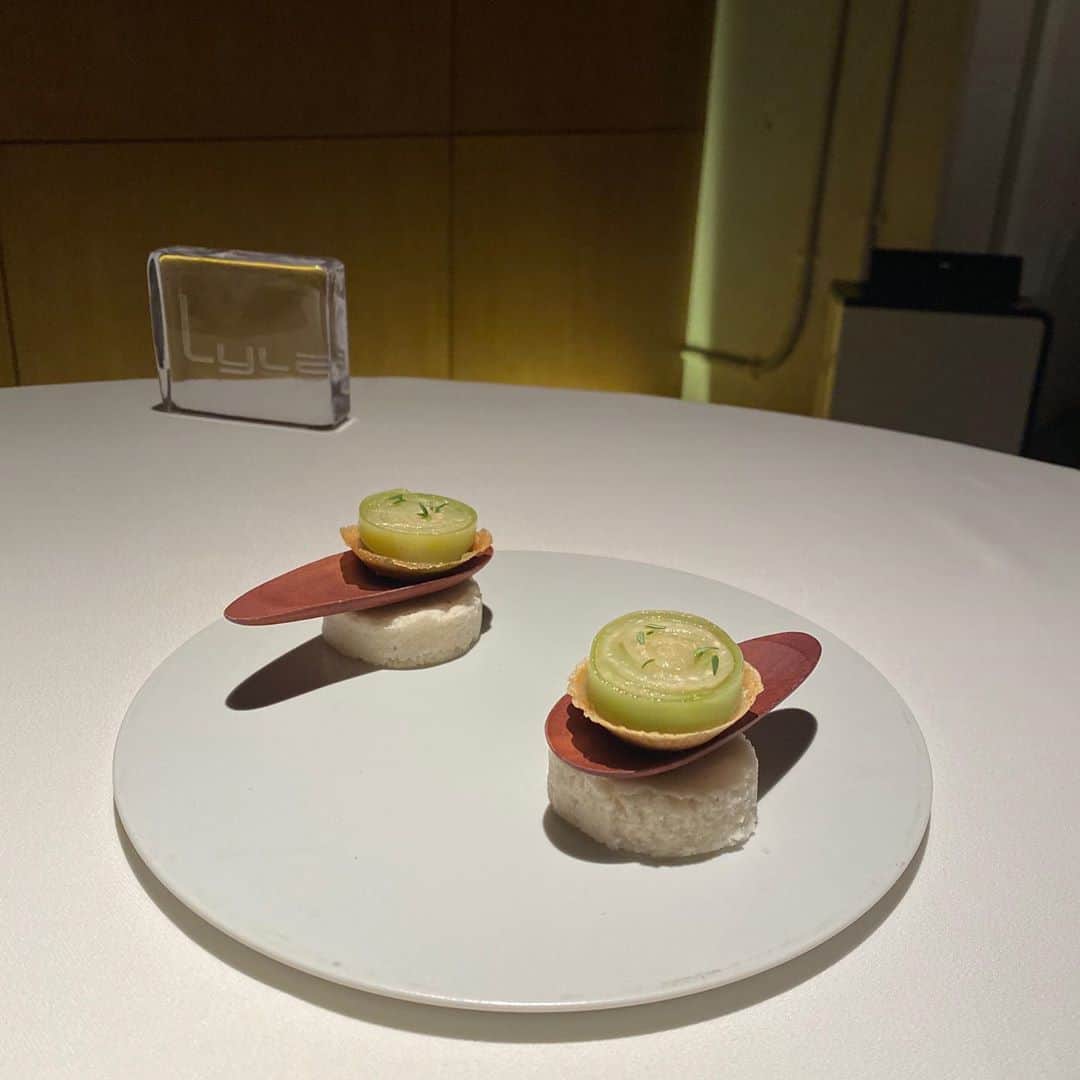藤江萌さんのインスタグラム写真 - (藤江萌Instagram)「贅沢ランチ♡  【ライラ(Lyla) / 赤坂・フレンチ】  お料理めっちゃ美味しかったし、雰囲気も最高すぎた🥺  恵麻お誕生日おめでとう🎂」9月11日 21時12分 - fujie_moe_official