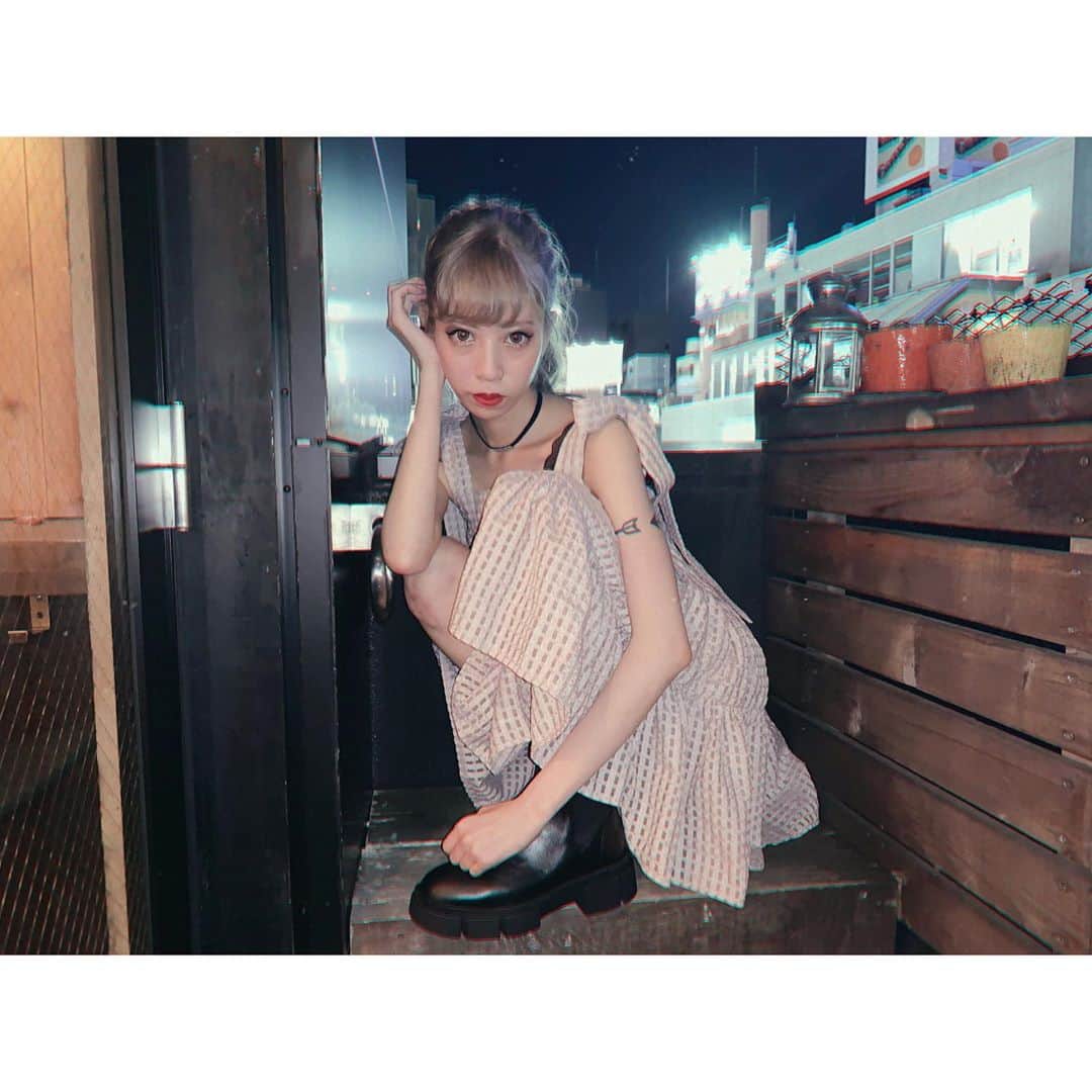中川ジュリアのインスタグラム：「久しぶりにピンク着た日👗」