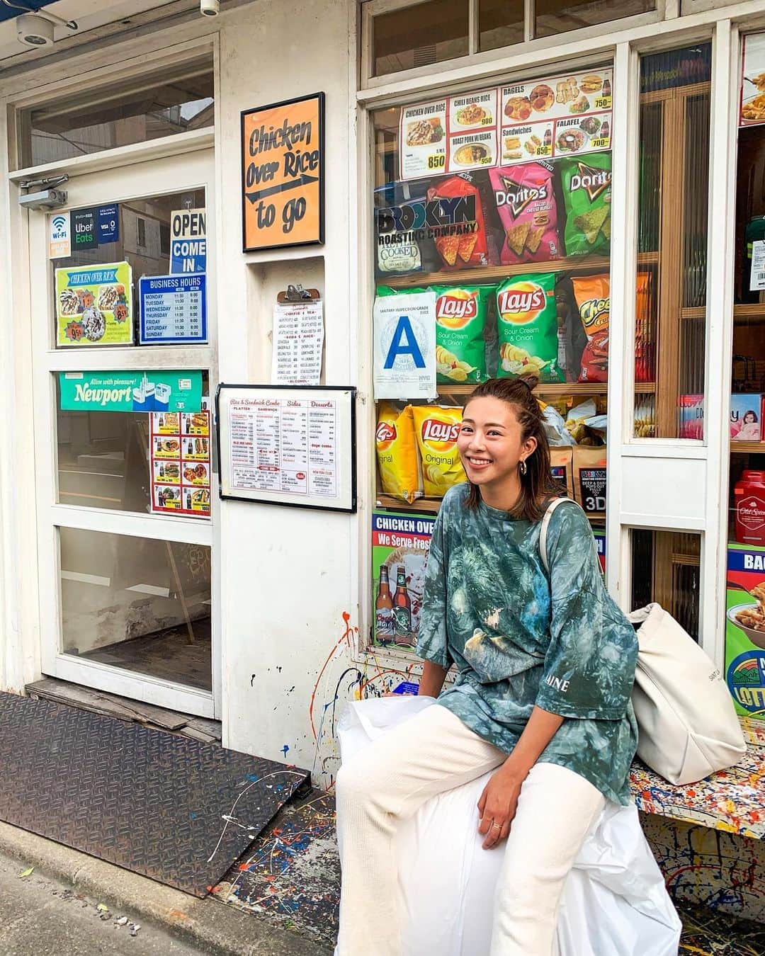 吉田夏海さんのインスタグラム写真 - (吉田夏海Instagram)「買い物してお散歩途中に可愛いお店発見🤪🔥  #tokyo  #jiyugaoka  #shopping #walk」9月11日 21時29分 - natsumiiiiiiiiiii
