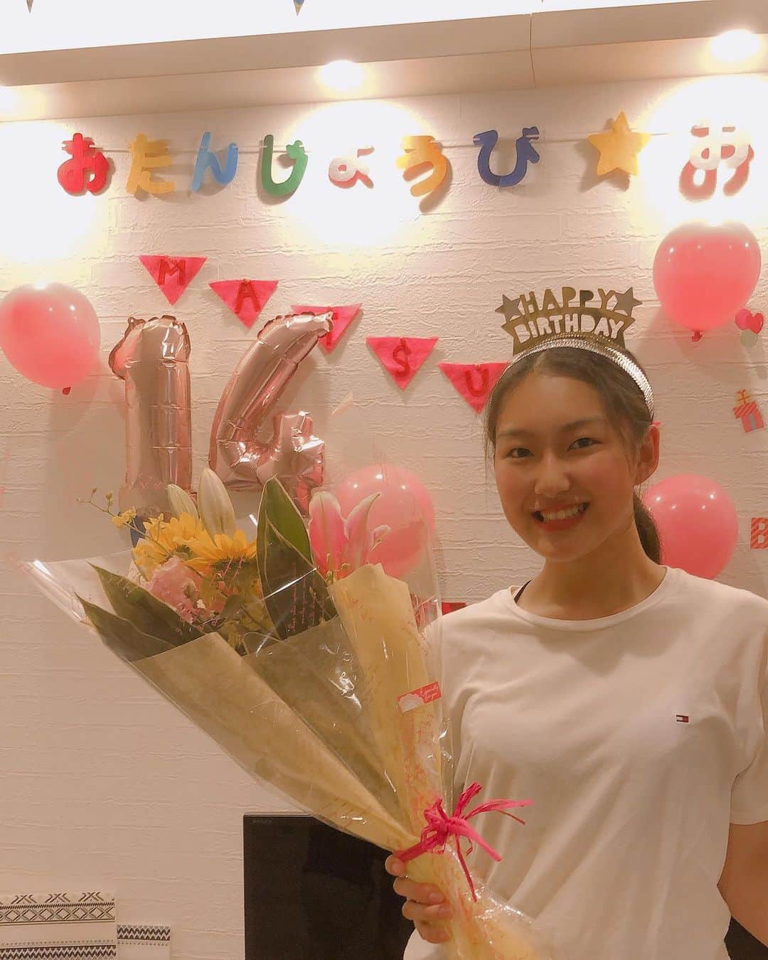 まつり（民謡ガールズ）のインスタグラム：「本日、14歳のお誕生日を迎えました。 本当に全ての方々に感謝して、頑張っていきたいです🖤 幸せで仕方ない１日でした😘 #wawawaまつり #wawawa #誕生日 #14歳」