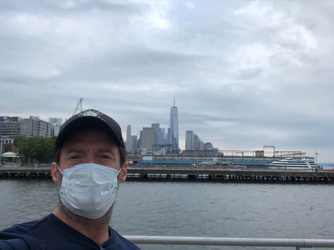 ヒュー・ジャックマンのインスタグラム：「We will always remember. 9/11.」