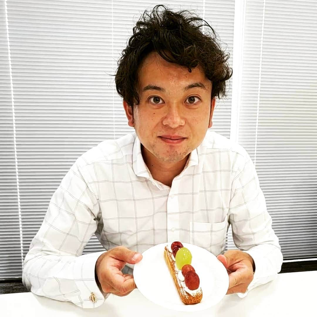 飯田嘉太さんのインスタグラム写真 - (飯田嘉太Instagram)「🎇 今日は稲垣アナの代わりにキャスター☺ ・ ・ 皆さん①週間お疲れ様でした👏 ・ ・ 来週月曜日は今日稲垣アナが取材に行った渾身の企画です‼ ・ ・ お見逃し無く😆👍  #石川テレビ #石川さん #livenewsit #キャスター #アナウンサー #河合莉菜 アナ #飯田嘉太  JAグリーン加賀元気村では明後日まで 期間限定のスイーツが販売されています😄 加賀ぶどうも美味しいですよ😋」9月11日 21時39分 - kabuto_iida