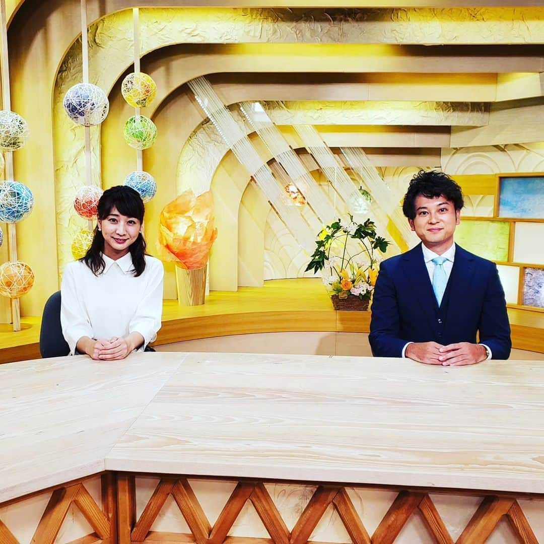 飯田嘉太さんのインスタグラム写真 - (飯田嘉太Instagram)「🎇 今日は稲垣アナの代わりにキャスター☺ ・ ・ 皆さん①週間お疲れ様でした👏 ・ ・ 来週月曜日は今日稲垣アナが取材に行った渾身の企画です‼ ・ ・ お見逃し無く😆👍  #石川テレビ #石川さん #livenewsit #キャスター #アナウンサー #河合莉菜 アナ #飯田嘉太  JAグリーン加賀元気村では明後日まで 期間限定のスイーツが販売されています😄 加賀ぶどうも美味しいですよ😋」9月11日 21時39分 - kabuto_iida