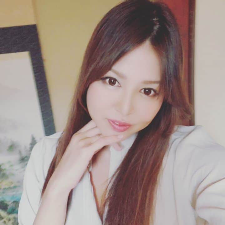 のインスタグラム：「癒し系ですかね？☺️温泉行きましょ？って感じの霧子です😌♨️ #今藤霧子  #kirikoimafuji #capsuleagency #japaneseporn」