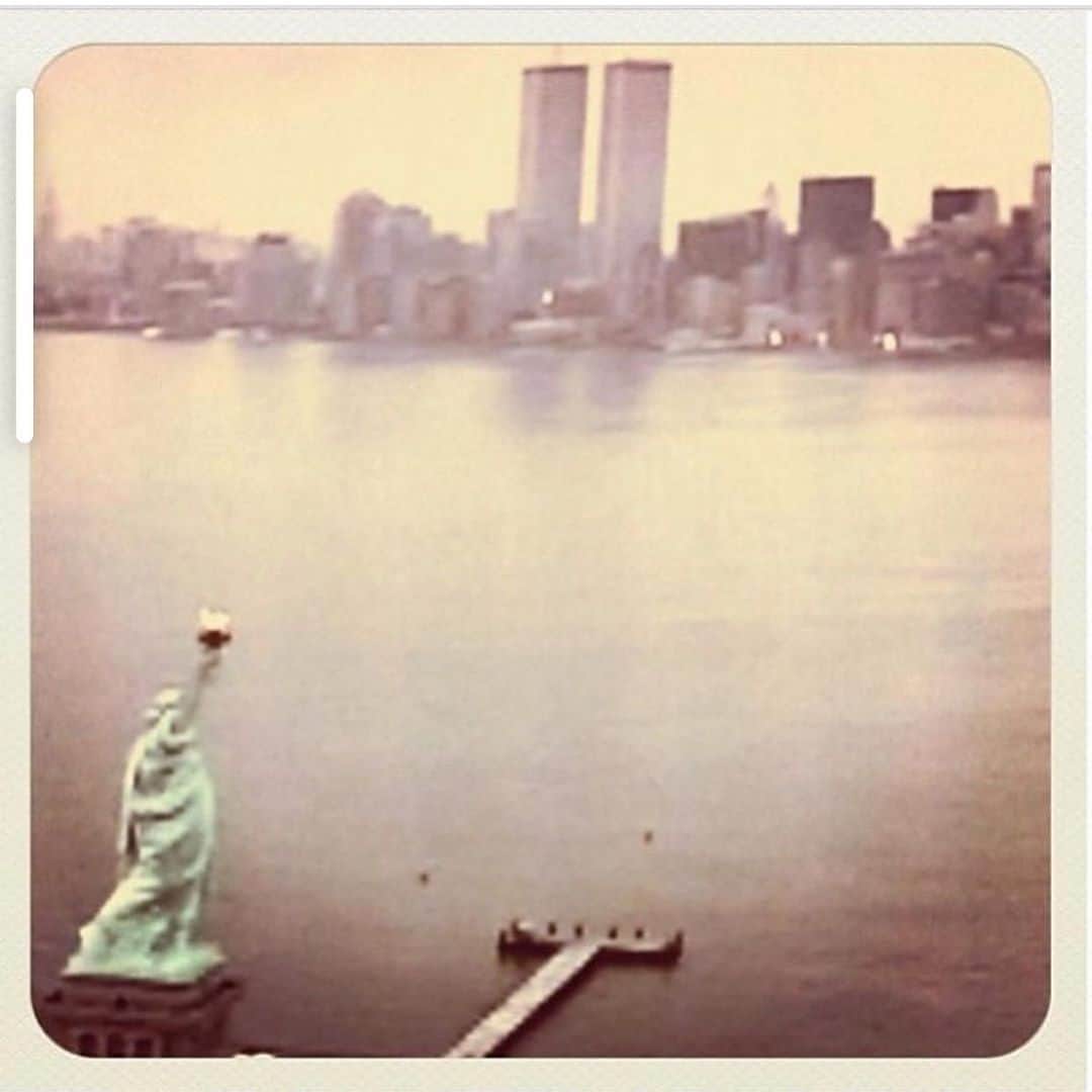 New Yorkのインスタグラム：「A Mother Mourns Forever 9/11.」