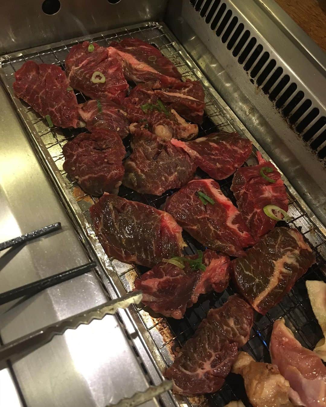 黒山健一さんのインスタグラム写真 - (黒山健一Instagram)「食の旅❗️ 久しぶりに、肉を食べる❗️ 肉を食べて、パワーを摂取❗️ Vivaタンパク質❗️  #食の旅 #焼肉 #肉」9月11日 21時53分 - kenichi_kuroyama