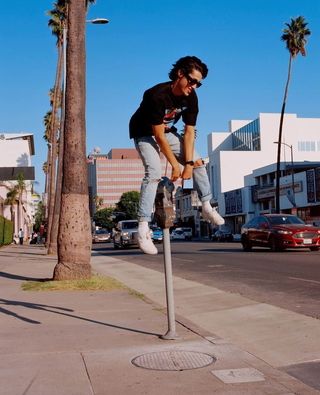 コモノさんのインスタグラム写真 - (コモノInstagram)「Free fallin’ ☀️⁠ ⠀⁠ ⠀⁠ #summer #californiaadventure #sunsetboulevard #summercollection #citylandscape #losangelescity #summervibes #newkidsintown #youngster #free #young #journey #sunglasses #fashion #komono⁠ ⁠」9月11日 21時55分 - komono