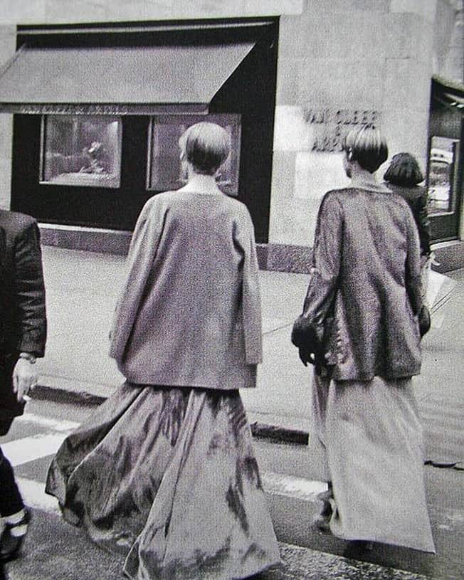 大森美希さんのインスタグラム写真 - (大森美希Instagram)「Linda Evangelista & Christy Turilngton by Peter Lindbergh, Harper‘s Bazaar US, August 1993  #mood #peterlindbergh #lindaevangelista #christyturlington #harpersbazaar #90sfashion #art #fashionphotography #supermodel #fashion #mode #fashioneditorial #monochrome #今日の一枚 #ピーターリンドバーグ #リンダエヴァンジェリスタ #クリスティターリントン #ハーパーズバザー #90年代ファッション #ファッションエディトリアル #ファッションフォト #モノクロ写真 #スーパーモデル #ファッションアイコン #ファッション #アート #モード #90年代スタイル #デザイナー」8月28日 13時40分 - mikiomori_