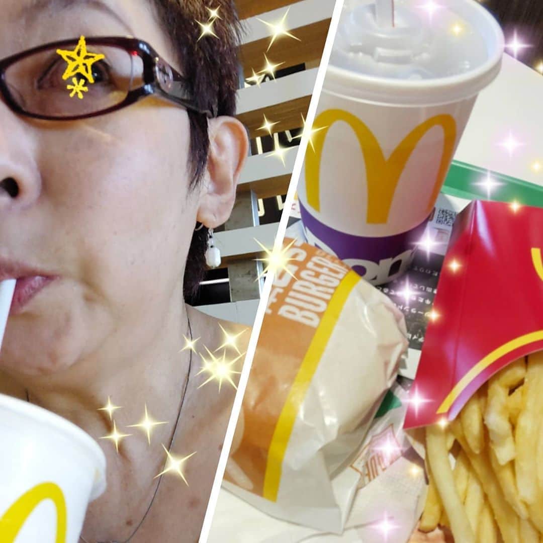 のインスタグラム：「夏バテる、かもしれない😣  疲れが溜まりませんか⁉️  食欲、と言うか食べたい作りたい、と身体がならない💦  しかし、移動や打合せの繋ぎにサクッとMac してみた 久しぶり  若い子はMACが良いのね、しみじみ偵察👀  コロナに猛暑で色々と残酷ですが、キツい時は緩ませましょね💧💧💧💧💧💧  こーんな小爪もキラキラgelにしたら少しはアゲ～⤴️、これで良き良き、小さな輝き✴️✴️✴️ #菊田あや子 #グルメリポーター #テレビリポーター #MAC行ってみた #下北のMAC #渋谷のMAC #excel東急ホテル  #五階ラウンジ #講演 #リモート講演 #講演の打合せ #講演講師 #夏バテぎみ #コロナぶとり  #ダイエット入ります #なぜMAC #ストレスでしかない  #ストレスで食は乱れる #いつか終る！ #日刊ゲンダイ掲載  #26日発売 日刊ゲンダイ」