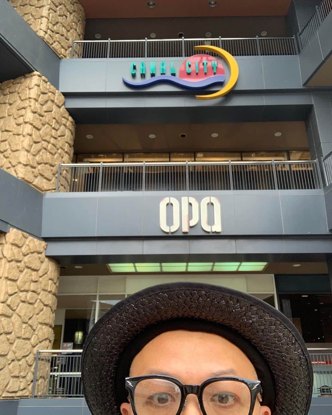 のインスタグラム：「POP UP SHOP TOUR in福岡、4日目です!! 本日も皆様のご来店をお待ちしておりますので宜しくお願い致します(^^)🏬🕴👭  TEARS OF SWAN POP UP SHOP TOUR 2020 in FUKUOKA  DAY:2020.8/25(tue)〜8/30(日) TIME:10:00〜21:00 SHOP:CANALCITY OPA PLACE: 福岡県福岡市博多区住吉1-2-22  1F EVENT SPACE WEB: https://www.opa-club.com/canalcity @tears_of_swan  #tearsofswan  @canalcityopa #canalcityopa #opa #福岡」