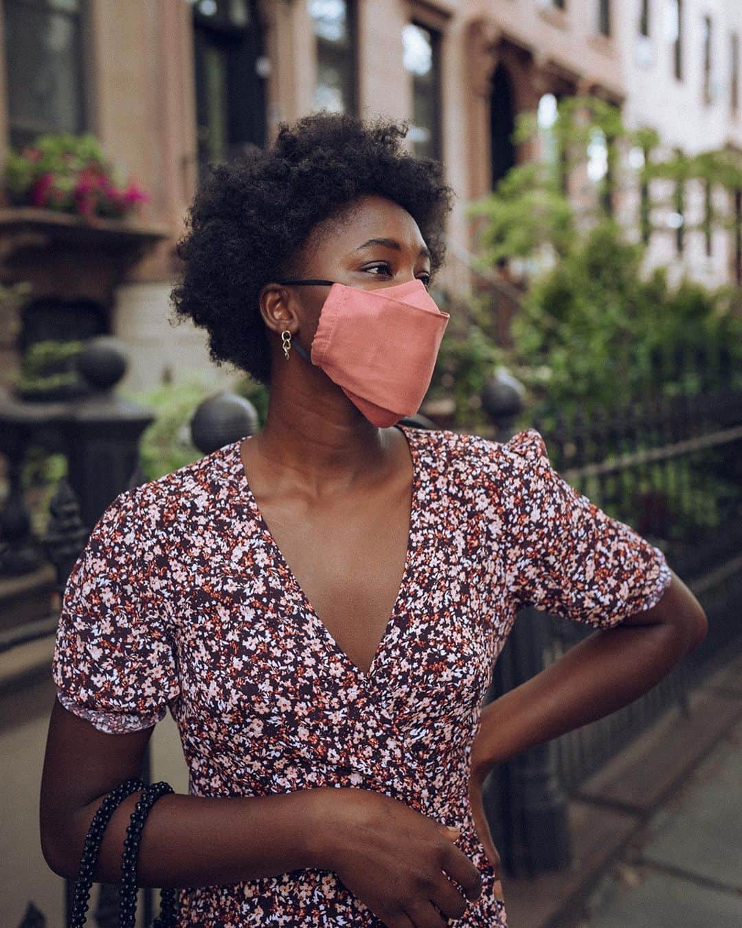 グラフ&ランツのインスタグラム：「@petitemarienyc in our Anshin Mask in Terracotta 🌷 #MaskOn」