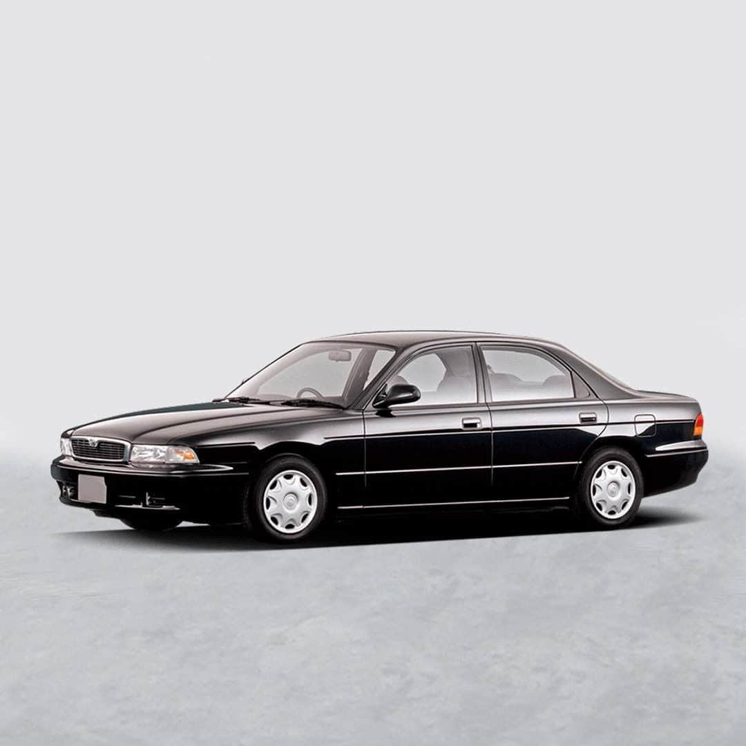 MAZDA Canadaさんのインスタグラム写真 - (MAZDA CanadaInstagram)「Can you name this 90s Mazda sedan? The sixth-generation of this vehicle debuted in 1995 as a Japan-exclusive model. With its fifth-generation's successor getting a wider body, Mazda decided to revive this vehicle as an authentic, 5-numbered sedan with excellent maneuverability after three years. While the straight-four engine and MacPherson strut suspension was maintained, Mazda designers explored Japanese aesthetic sensibilities as a design reference. #namethatMazda」8月28日 5時53分 - mazdacanada