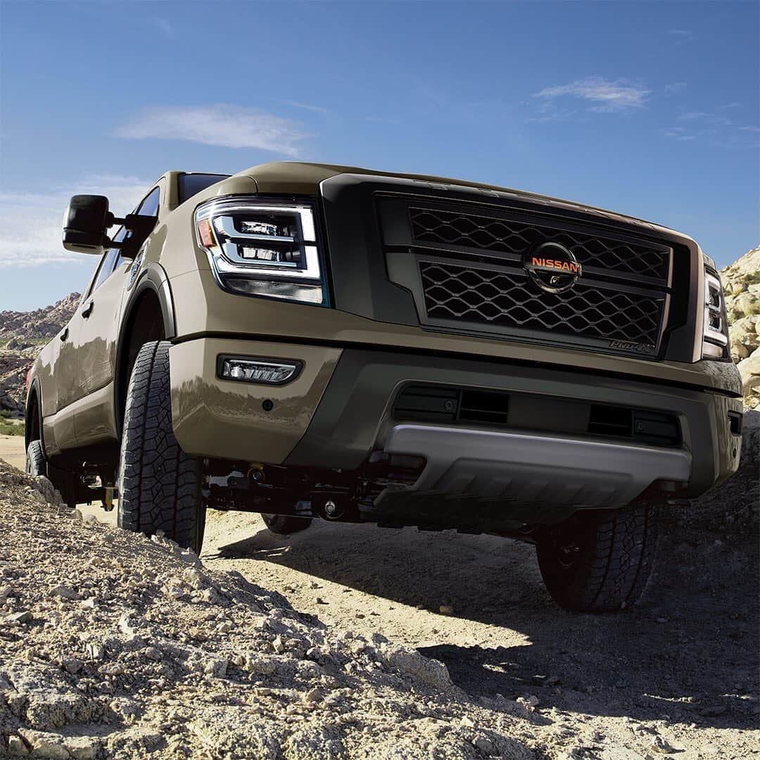 のインスタグラム：「Wake up. Conquer. Repeat. #NissanTITAN2020」