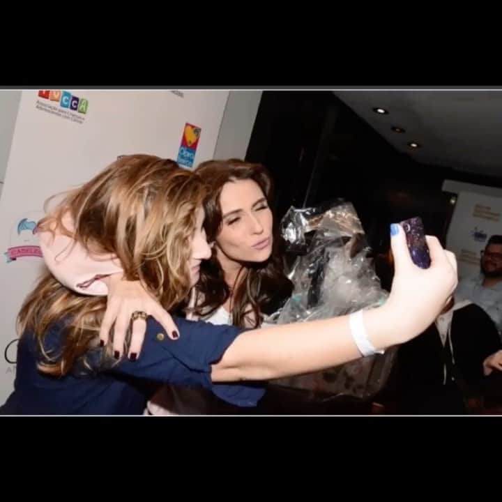 Giovanna Antonelliのインスタグラム：「Meus amoreees, esse #TBT de hoje é em agradecimento à todos vocês que me acompanham por aqui 😍😍❤️❤️ um beijo no coração de todos vocês que chegaram no início, os que chegaram no meio do caminho e claro, todos que acabaram de chegar. Somos 13 MILHÕES de corações batendo juntos ❤️❤️😍🥰😘」