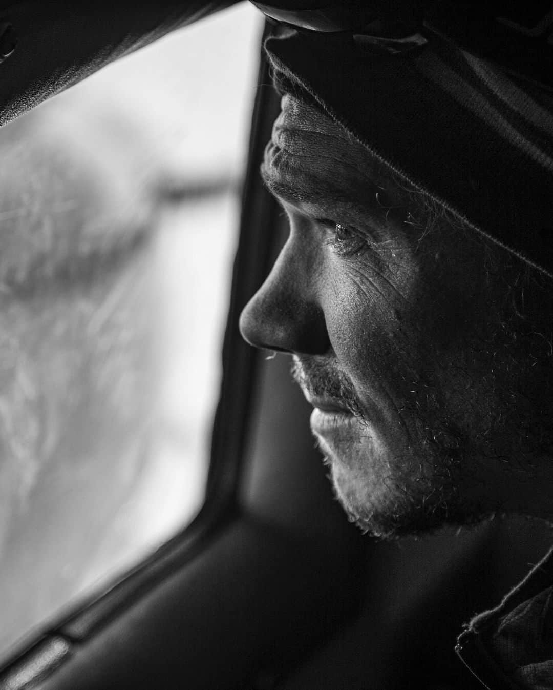 Cory Richardsさんのインスタグラム写真 - (Cory RichardsInstagram)「There are few feelings greater than stepping onto the plane at the end of an expedition. Extreme hardships become memories and stories as you nod goodbye from the airplane window.⁠ ⁠ Pictured here is @freddiewilkinson experiencing the greatest sense of relief on our flight out of Queen Maud Land, Antarctica. @natgeo」8月28日 6時09分 - coryrichards