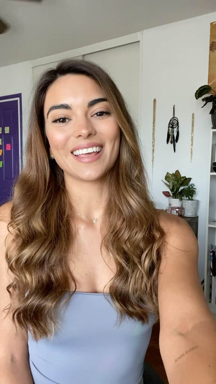 キラ・サントーロのインスタグラム：「If this video helps even 1 person then it’s a wonderful day for me. Wanted to help, heal, inspire, educate and everything in between.」