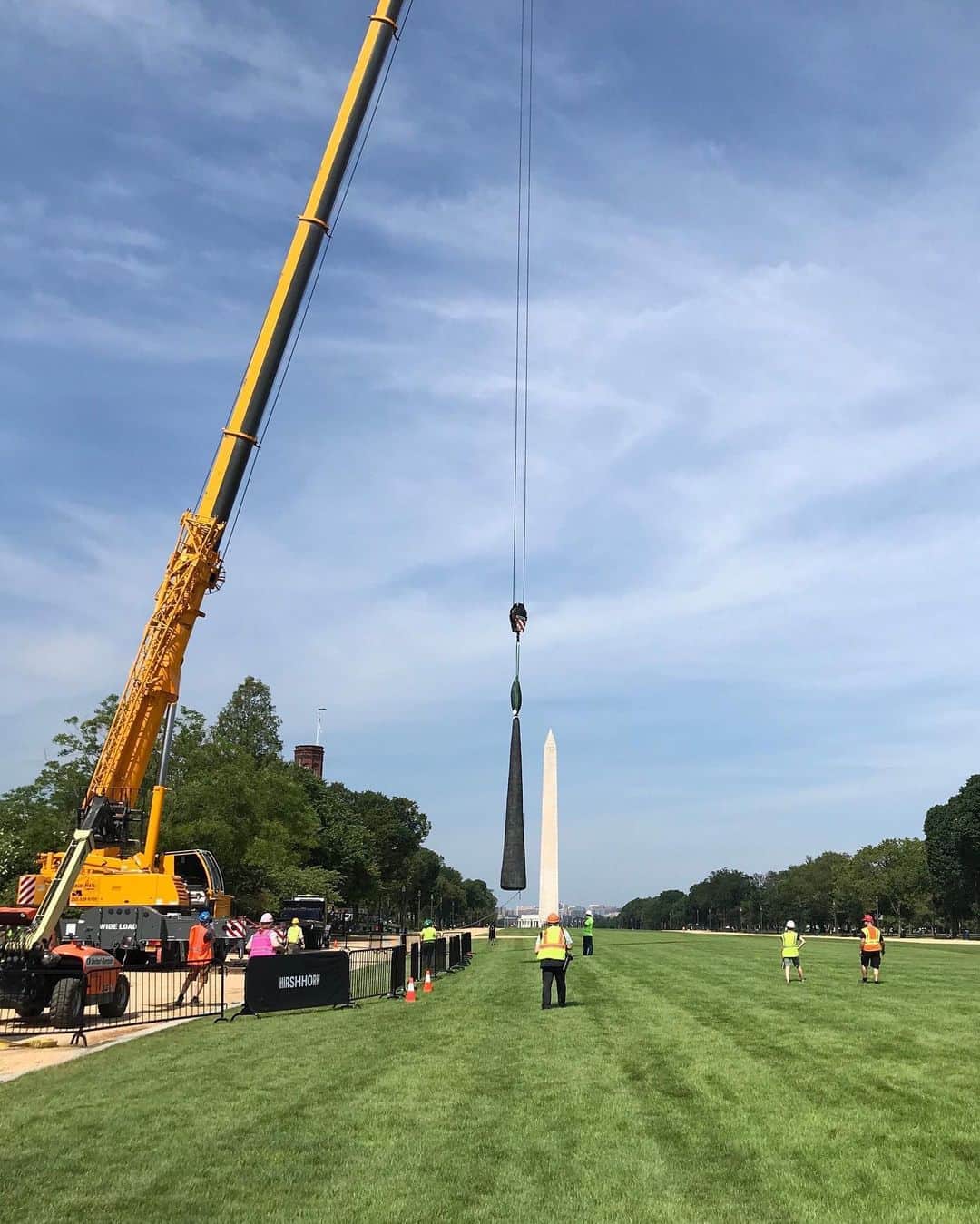 ガゴシアン・ギャラリーさんのインスタグラム写真 - (ガゴシアン・ギャラリーInstagram)「Sterling Ruby's monumental outdoor sculpture "DOUBLE CANDLE" (2018) has recently been acquired by the Hirshhorn Museum and Sculpture Garden in Washington, DC, and is permanently on view. This work comprises two towering candles standing more than 24 feet tall. It is rendered in bronze, employing one of sculpture’s heaviest, most lasting and traditional materials to capture and hold an ephemeral and fleeting moment of flickering light. Follow the link in our bio to learn more. __________ #SterlingRuby #Gagosian @sterlingruby @hirshhorn Sterling Ruby, "DOUBLE CANDLE" (2018), Hirshhorn Museum and Sculpture Garden, Washington, DC. Artwork © Sterling Ruby; (1) Installation process. Photo: The Hirshhorn Museum and Sculpture Garden; (2) Installation view. Photo: Tex Andrews/Artproduct」8月28日 6時33分 - gagosian