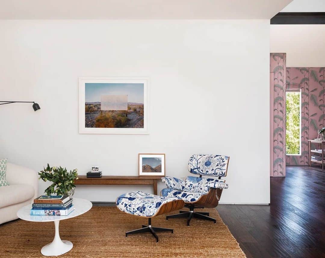 ケイシー・ネイスタットさんのインスタグラム写真 - (ケイシー・ネイスタットInstagram)「so @archdigest did a feature on my fancy-ass rich guy house.  it’s a really nice article - they did a great job with the photos and writing, you should check it out. Also the super talented @dauncurry did an amazing job designing the place.  Also also my wife made me edit my original, self-deprecating, caption on this post.  All of this brilliant photography by @timhirschmann」8月28日 8時05分 - caseyneistat