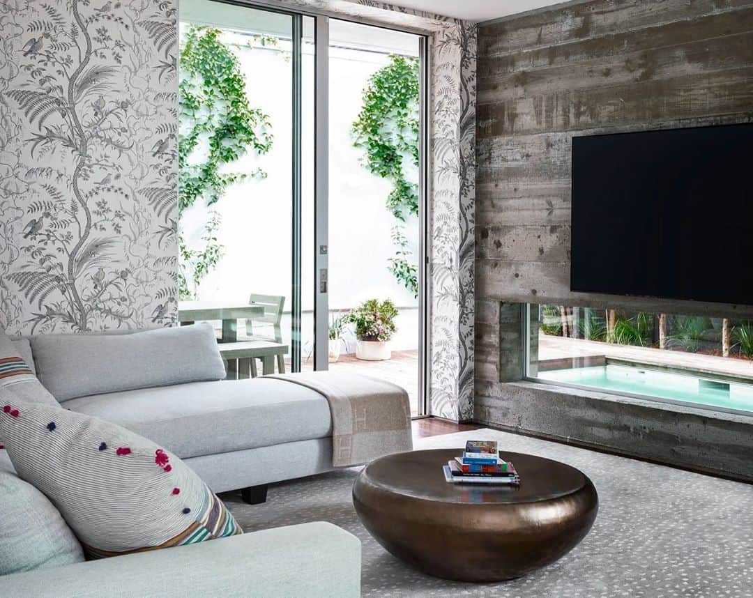 ケイシー・ネイスタットさんのインスタグラム写真 - (ケイシー・ネイスタットInstagram)「so @archdigest did a feature on my fancy-ass rich guy house.  it’s a really nice article - they did a great job with the photos and writing, you should check it out. Also the super talented @dauncurry did an amazing job designing the place.  Also also my wife made me edit my original, self-deprecating, caption on this post.  All of this brilliant photography by @timhirschmann」8月28日 8時05分 - caseyneistat