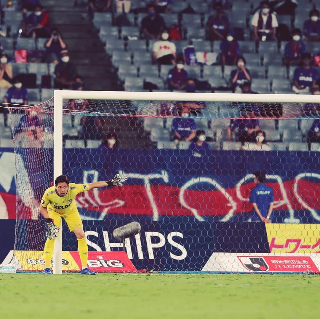 FC東京オフィシャルグッズさんのインスタグラム写真 - (FC東京オフィシャルグッズInstagram)「🔵🔴 vs #鹿島アントラーズ 勇敢にゴールを守り続けた守護神。 劣勢のなか見せた2本のビッグセーブ。 @aki_hayashi0507  @fctokyoofficial #林彰洋 #FC東京 #fctokyo #tokyo」8月28日 8時10分 - fctokyoofficial