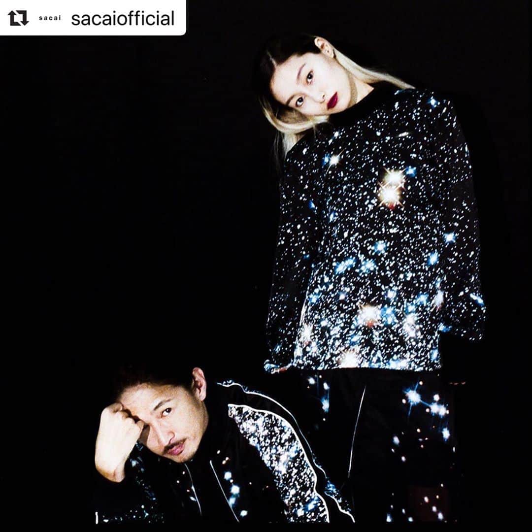 窪塚洋介のインスタグラム：「#Repost @sacaiofficial with  Yosuke Kubozuka @yosuke_kubozuka and Shioli Kutsuna @shiolikutsuna in sacai 2020 Autumn ＆ Winter NASA @nasa looks in The Fashion Post @tfpjp  ⠀ Photo by: @yuichironoda⠀ Styling by: @masataka_hattori  ⠀ #nasa #sacai #sacaiofficial #sacaiTHEpeople #TFP #TheFahionPost ⠀」