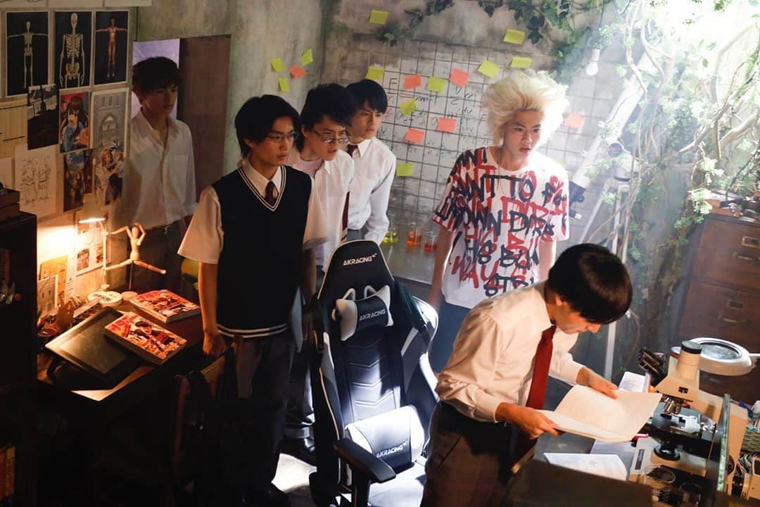 真夏の少年〜19452020【公式】のインスタグラム：「﻿ ／﻿ #真夏の少年 感想文キャンペーン❗️﻿ はじまるよっ👀✨﻿ ＼﻿ ﻿ まもなく迎えるクライマックス…﻿ 初主演に挑んだ #美少年 💪🏻﻿ ﻿ 彼らの頑張りを讃える﻿ 100文字の“感想文”を大募集💫﻿ ﻿ 詳しくは公式HPへ﻿ ▶︎ https://www.tv-asahi.co.jp/manatsunoshonen/news/0010/﻿ ﻿ #真夏の少年感想文 ﻿ #本日第5話放送﻿ #さらに…﻿ #TikTok計画も始動⁉︎」
