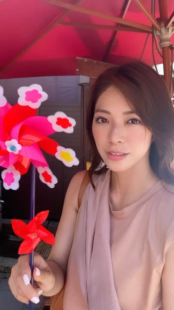 わちみなみのインスタグラム：「なかなか回らなかった😵  #夏　#休憩　#風車　#わちみなみ　　　 #夏服コーデ #夏メイク　#夏の思い出 #夏ファッション #昭和感 #下町　#retrostyle #retro」