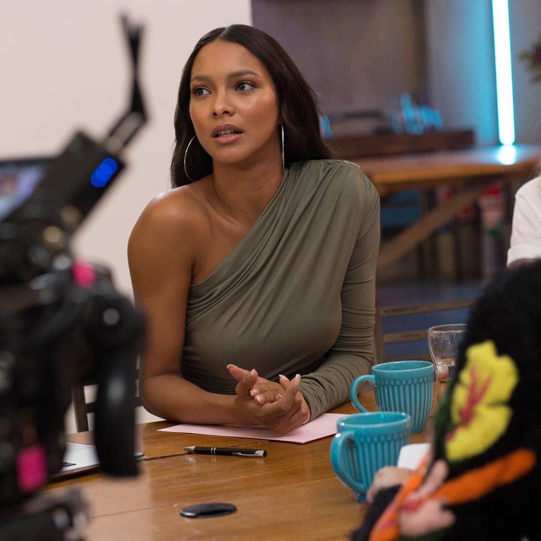 ライス・リベイロのインスタグラム：「Dez mulheres inspiradoras concorrem ao título de novo rosto da moda brasileira! E a gente segue atenta, avaliando as performances, sem perder nenhum detalhe. Acompanhe essa saga com a gente! Hoje tem novo episódio de Born To Fashion, às 22h, no canal E! #BornToFashion」