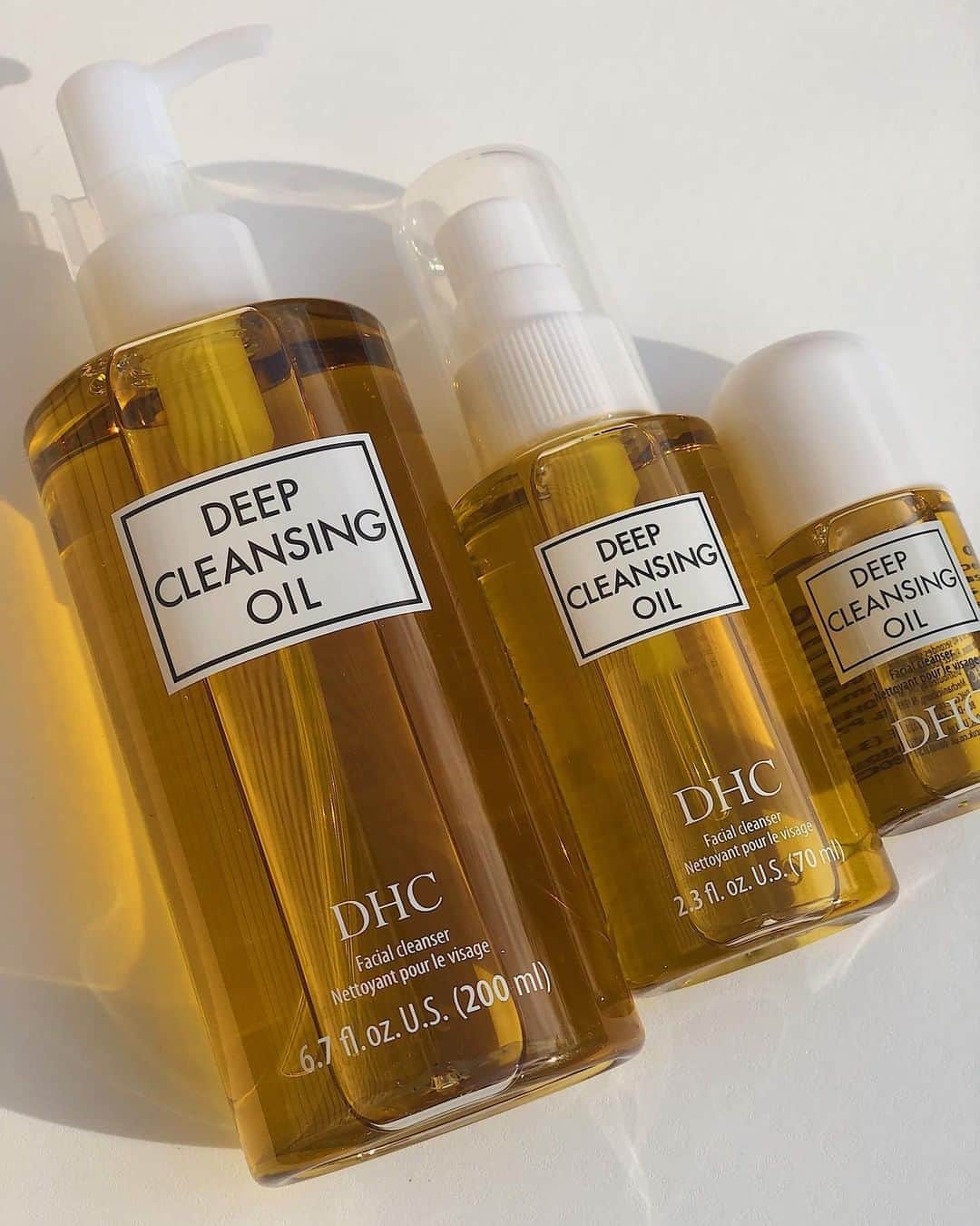 DHC Skincareさんのインスタグラム写真 - (DHC SkincareInstagram)「Why should you be using Deep Cleansing Oil? Just take it from our friend @els.skin 👇   "This cleansing oil is one of my top favorite skincare products. It works extremely well to remove all the makeup off of my face and you only need a little bit! It doesn’t leave my face feeling stripped and dry. This is an olive oil based cleansing oil. It is such a beautiful, smooth formula that removes makeup, sunscreen, etc. from your face with ease. Highly recommend this cleansing oil! 🤩"  Fall in love with your skin again with over 20% off all cleansing oils at DHCcare.com  📷: @els.skin」8月28日 9時06分 - dhcskincare